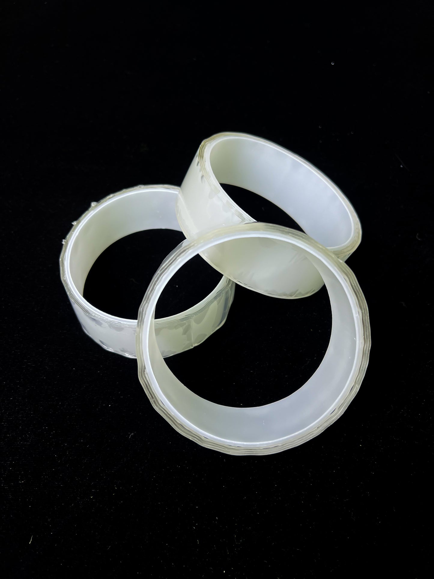 Three sets of heavy-duty double-sided tape (9.85 feet), nano double-sided tape, clear installation tape pictures, hanging ADHESIVE strips