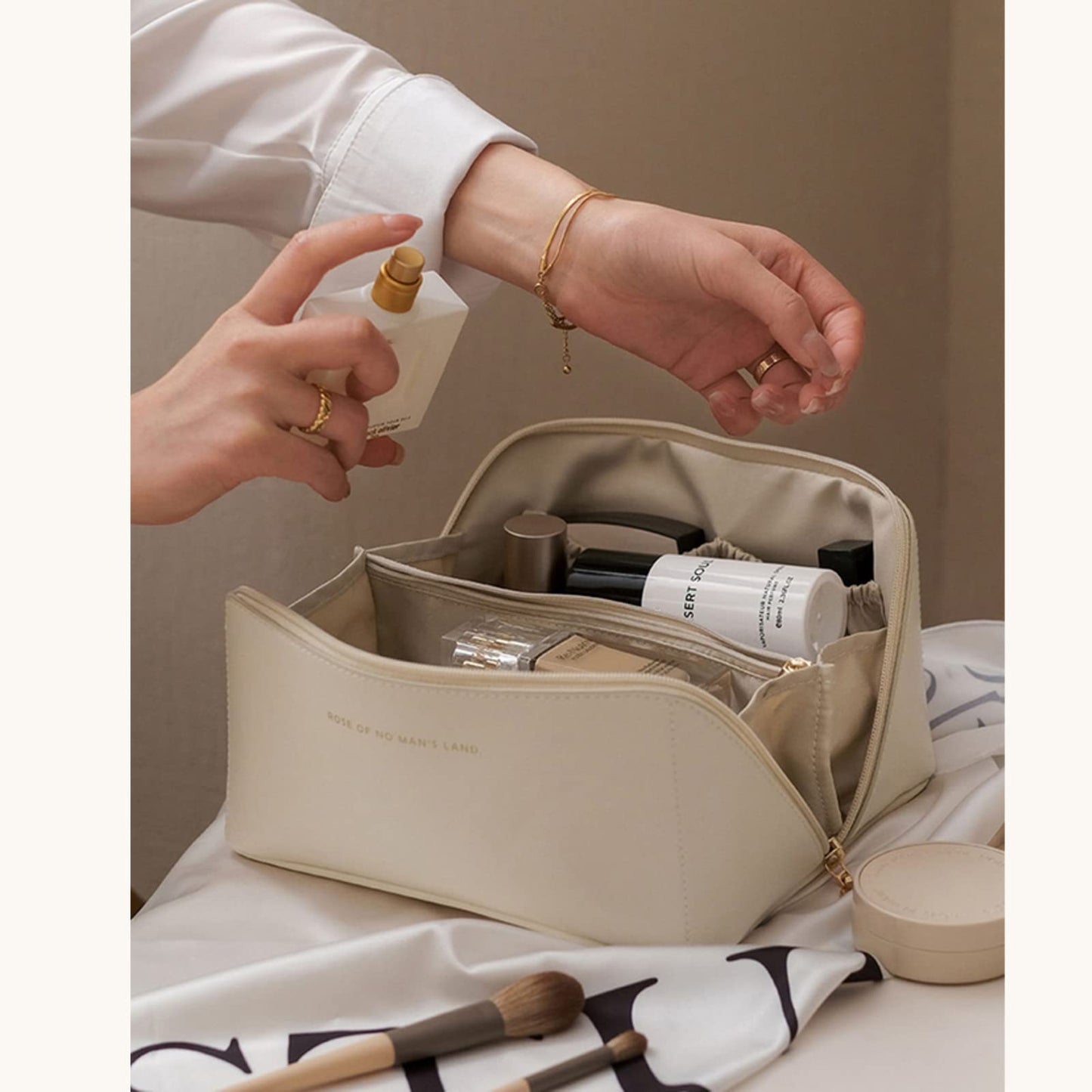 Compact yet Spacious Makeup Pouch: Ideal for Daily Use, Weekend Trips & Professional Makeup Artists