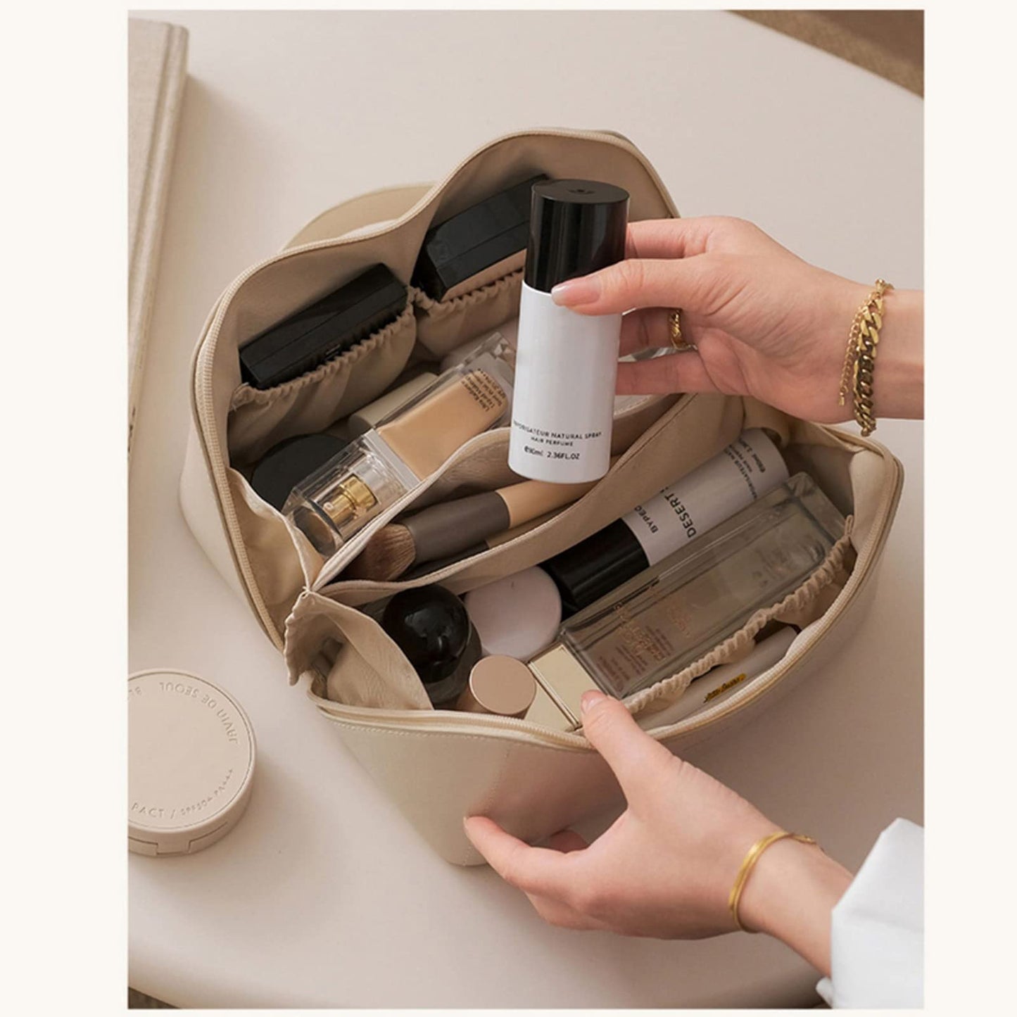 Compact yet Spacious Makeup Pouch: Ideal for Daily Use, Weekend Trips & Professional Makeup Artists